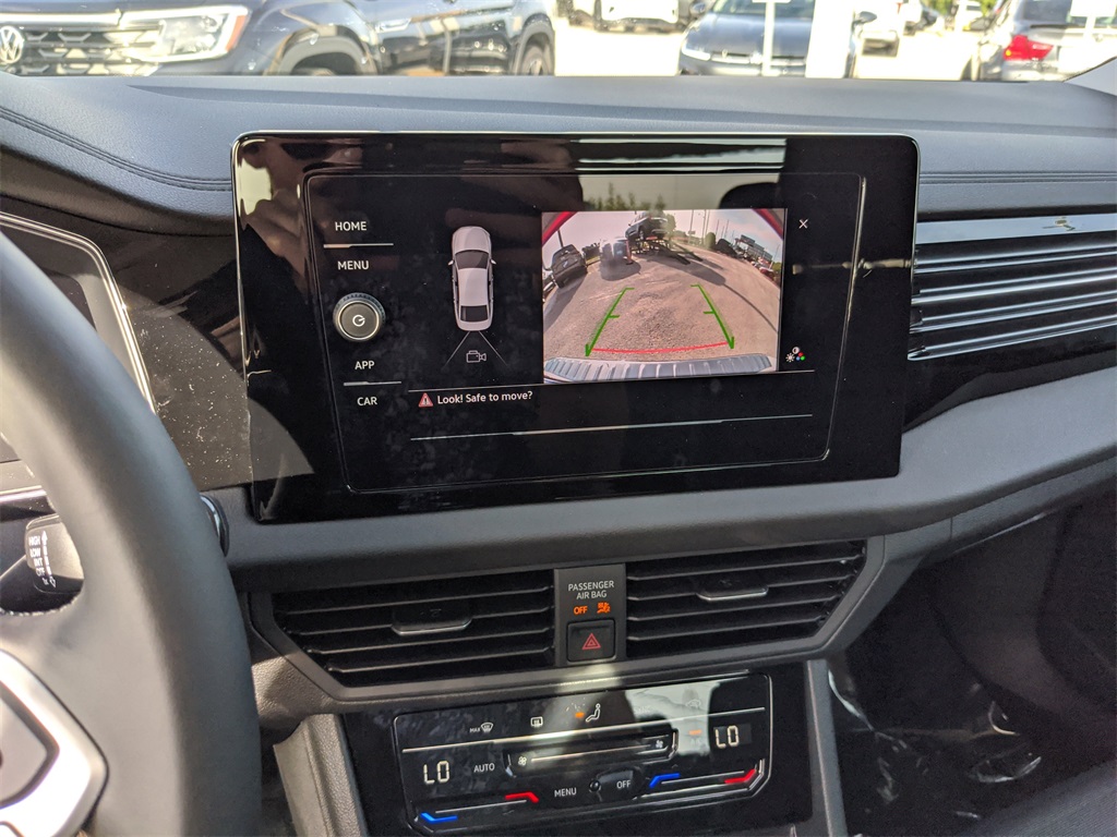 Vehicle image 16 of 25