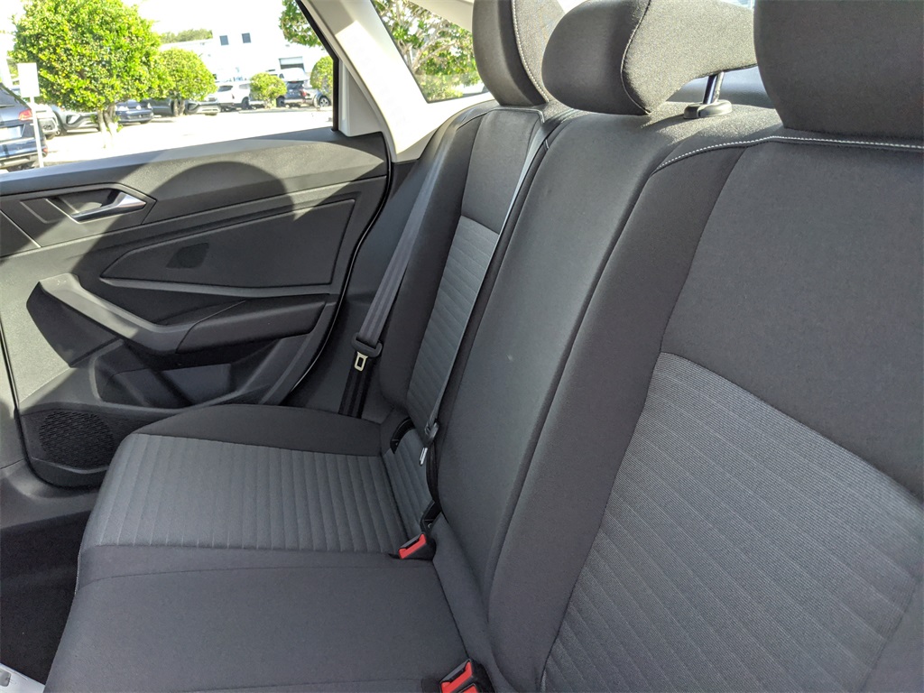 Vehicle image 10 of 25