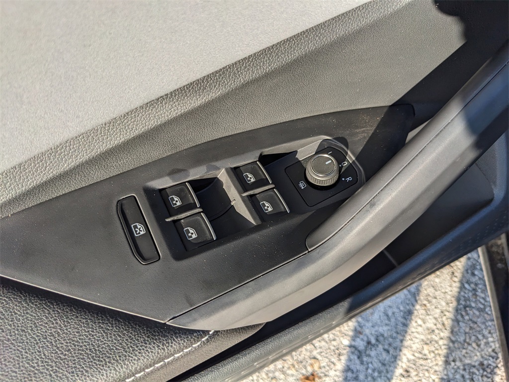 Vehicle image 27 of 27