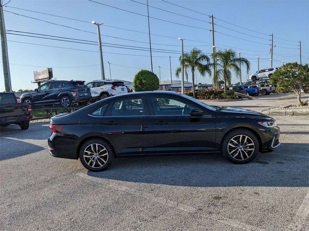 Vehicle image 8 of 27