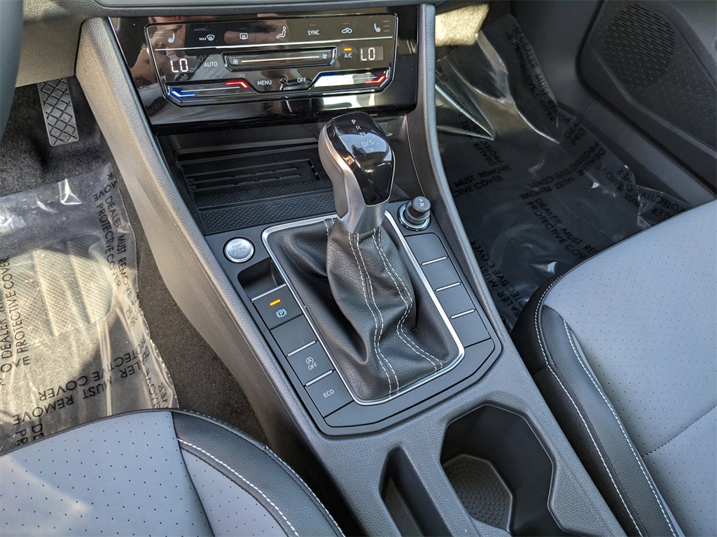 Vehicle image 18 of 27