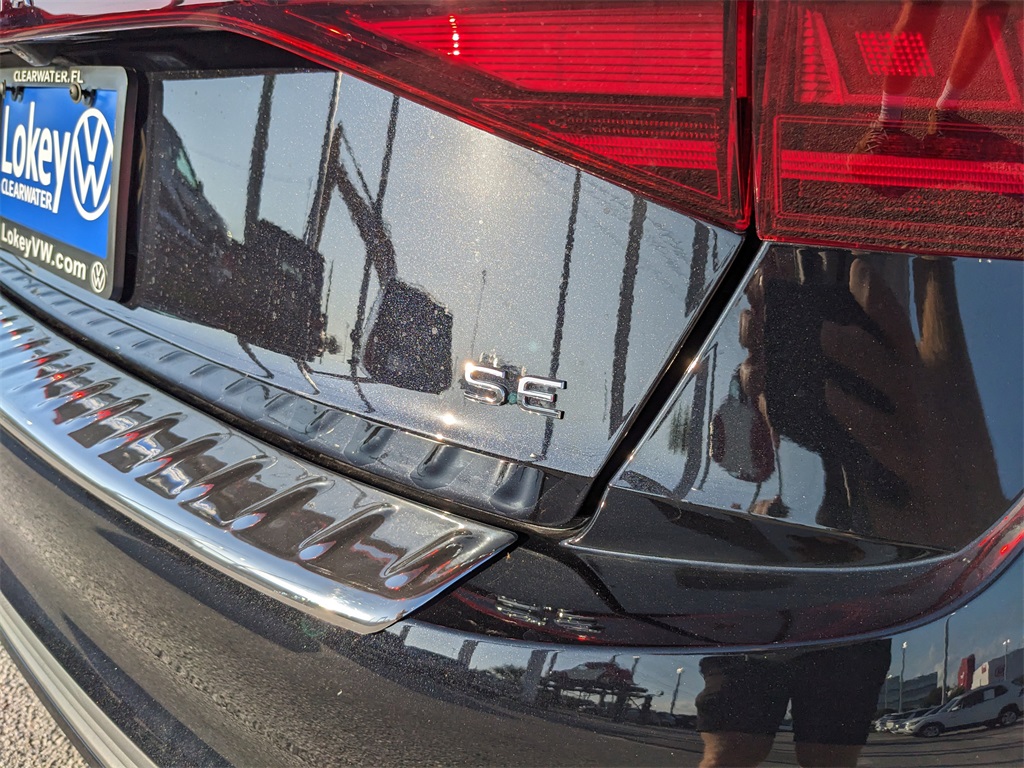 Vehicle image 25 of 27