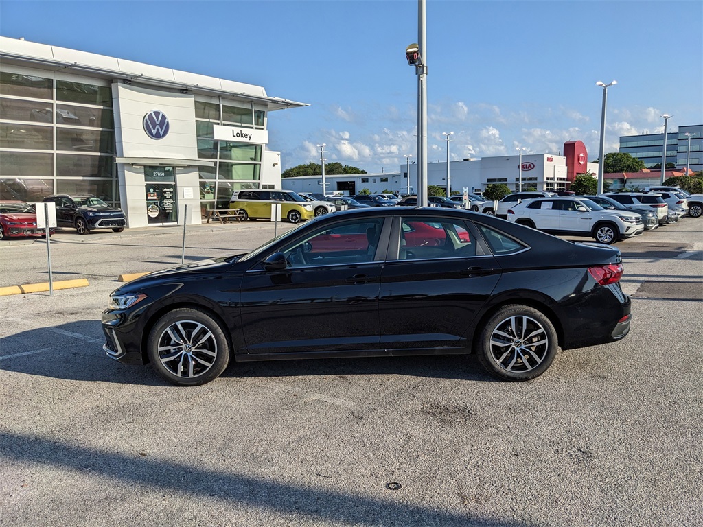 Vehicle image 7 of 27