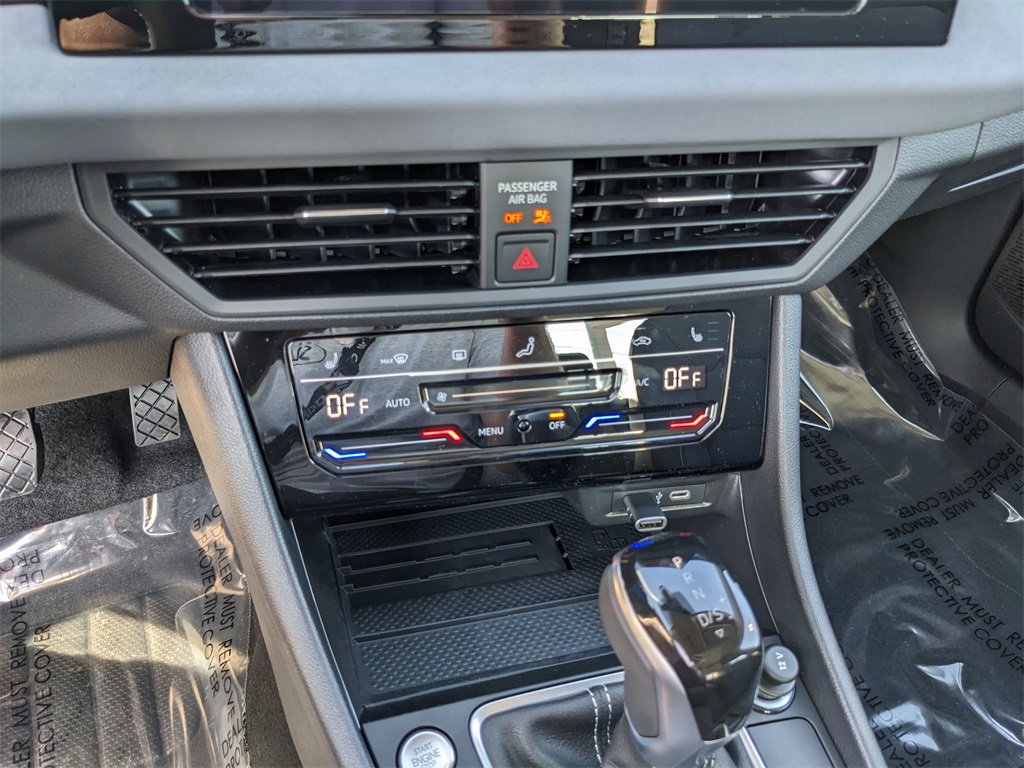 Vehicle image 26 of 27