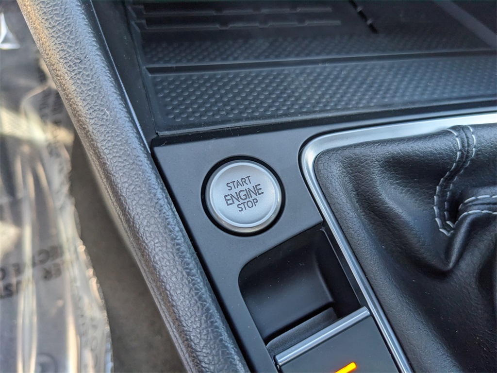 Vehicle image 20 of 27