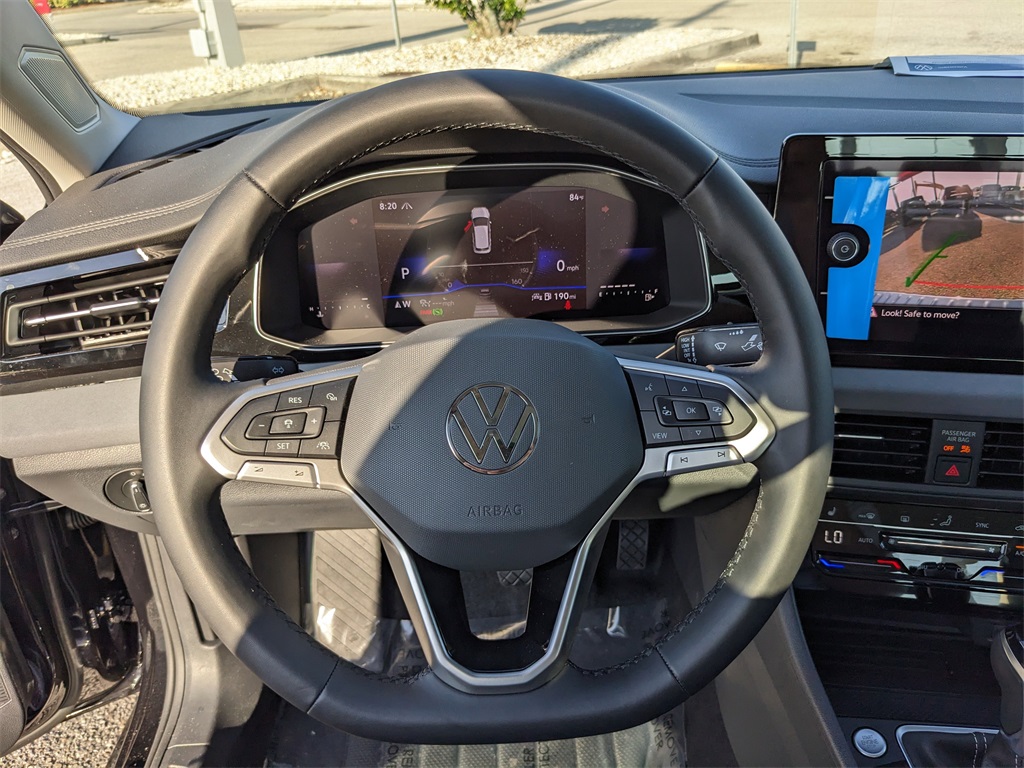 Vehicle image 14 of 27