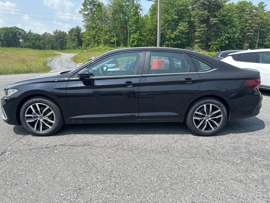 Vehicle image 4 of 17