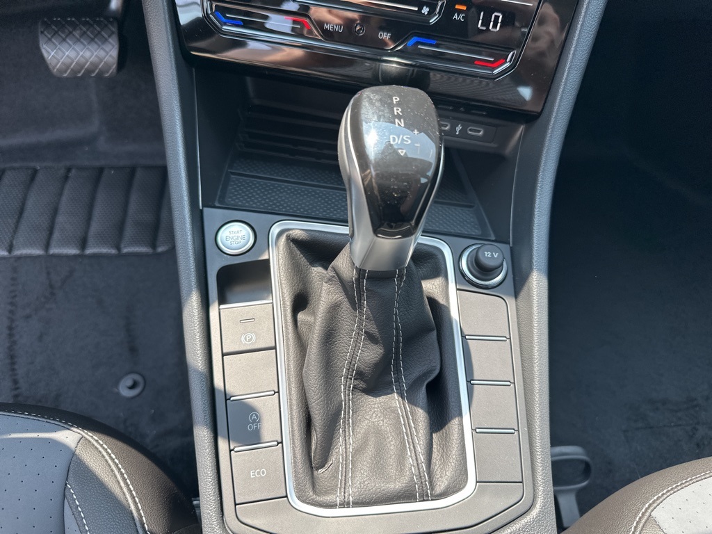 Vehicle image 12 of 17