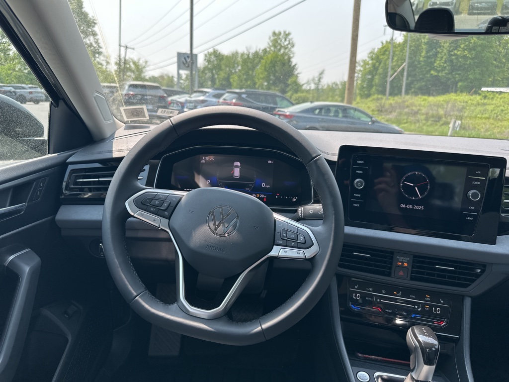 Vehicle image 8 of 17