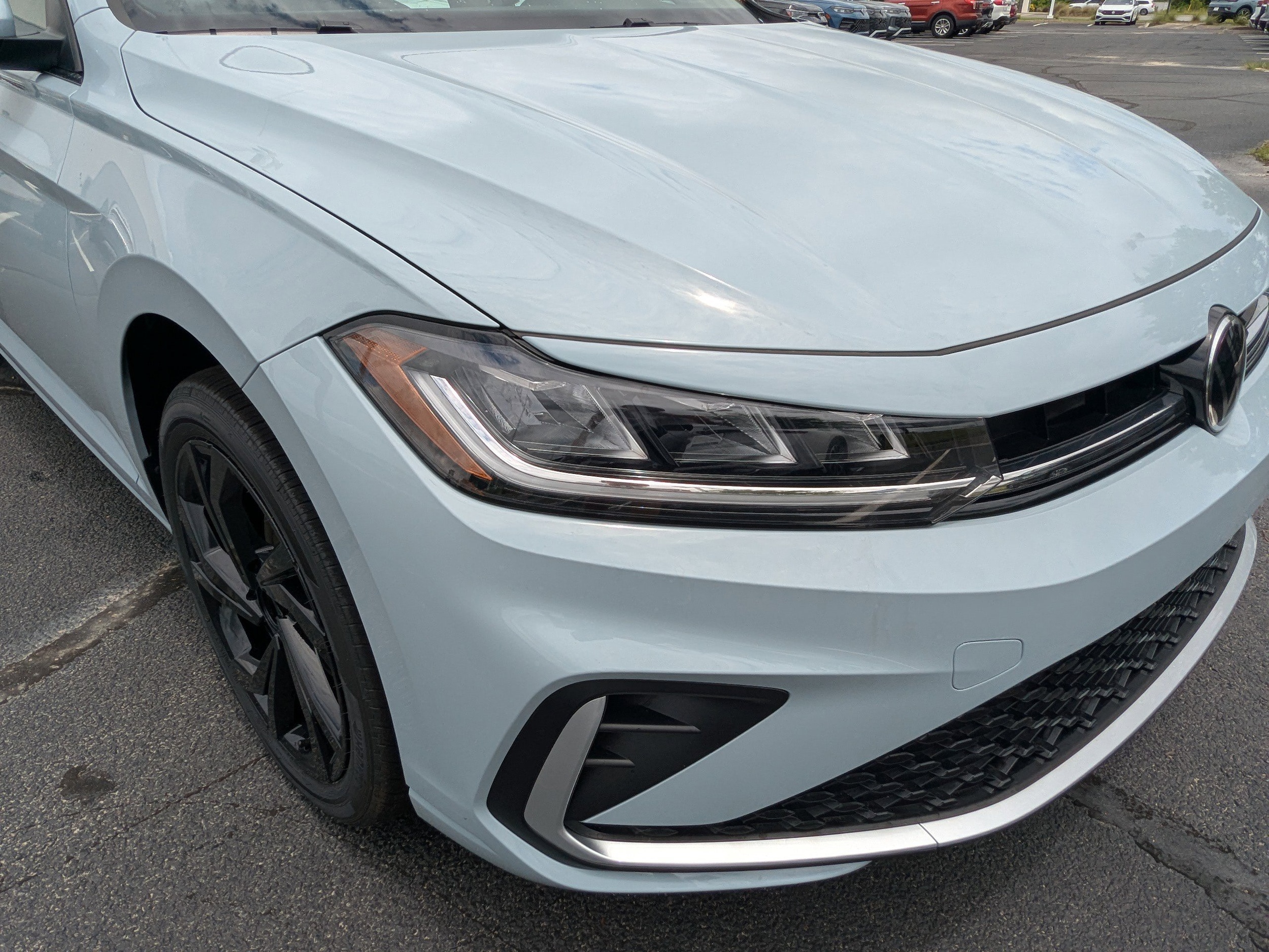 Vehicle image 11 of 34