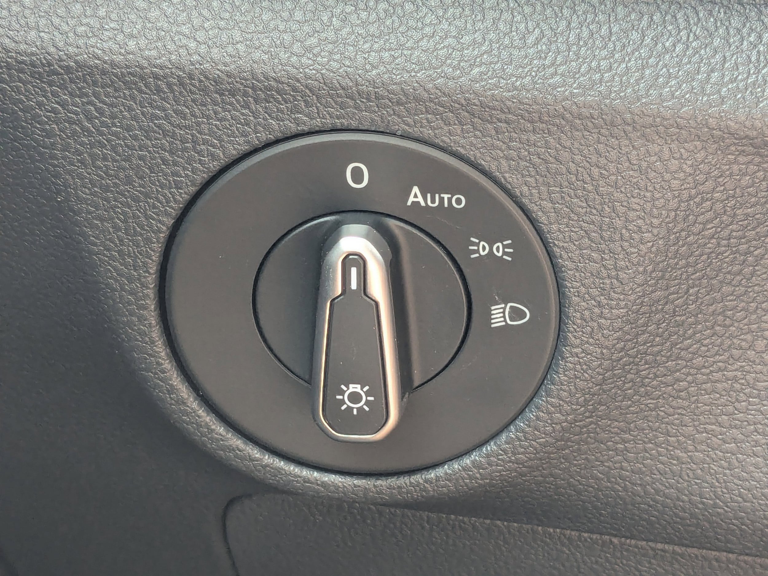Vehicle image 26 of 34