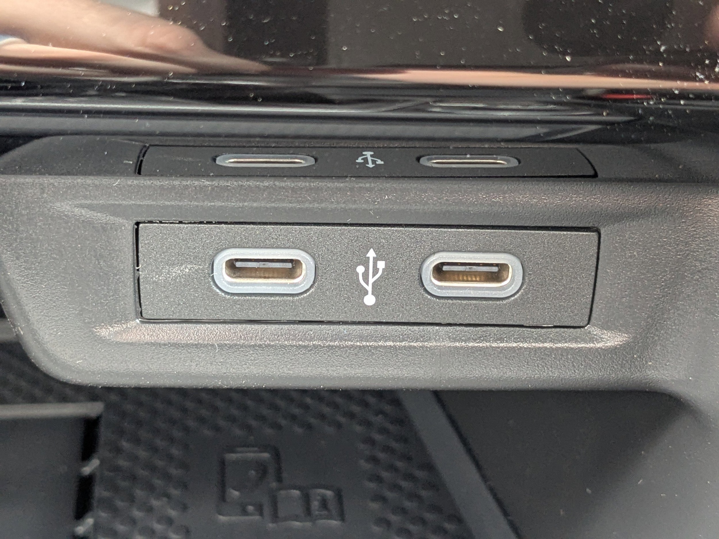 Vehicle image 23 of 34