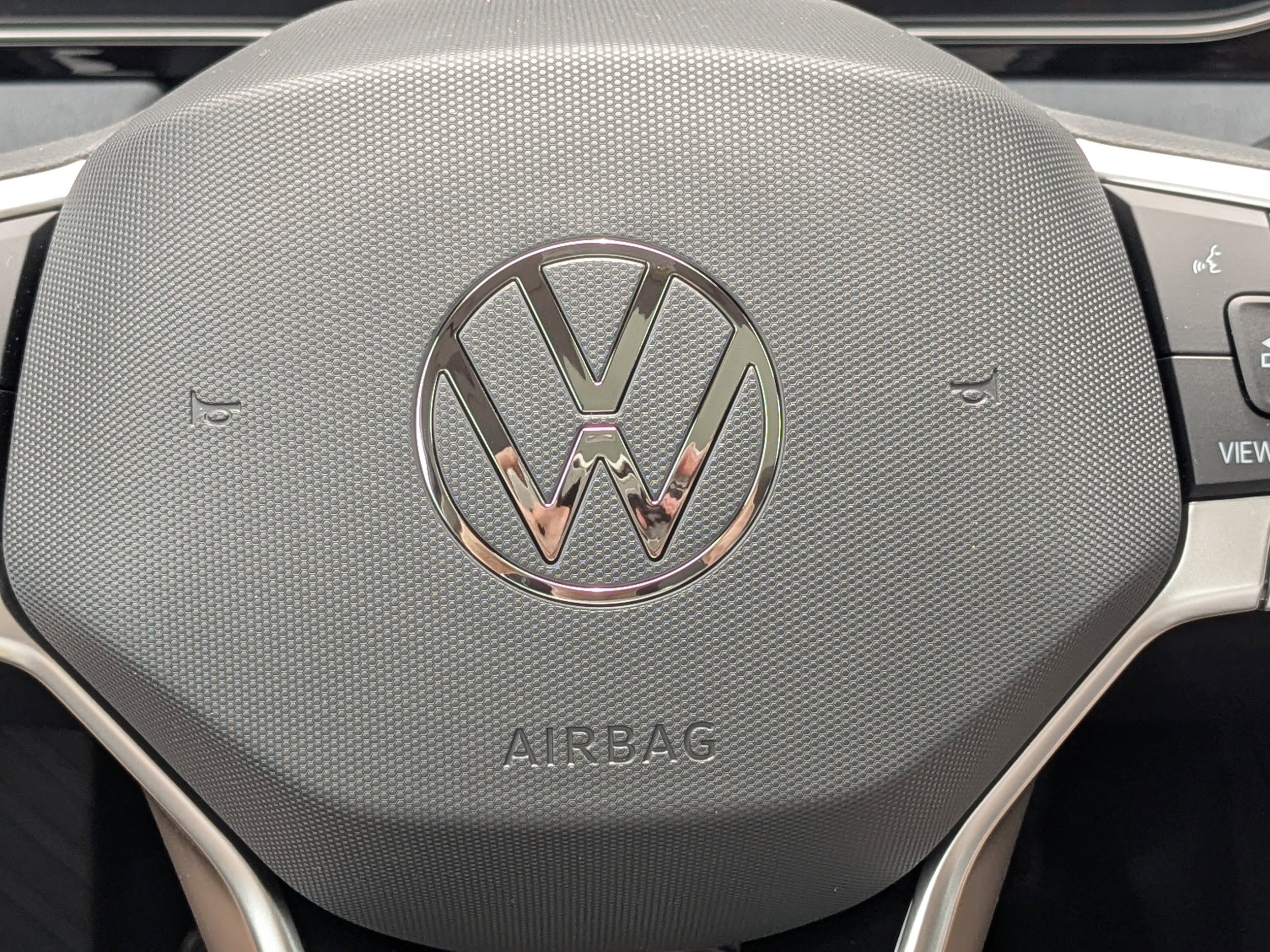 Vehicle image 28 of 34