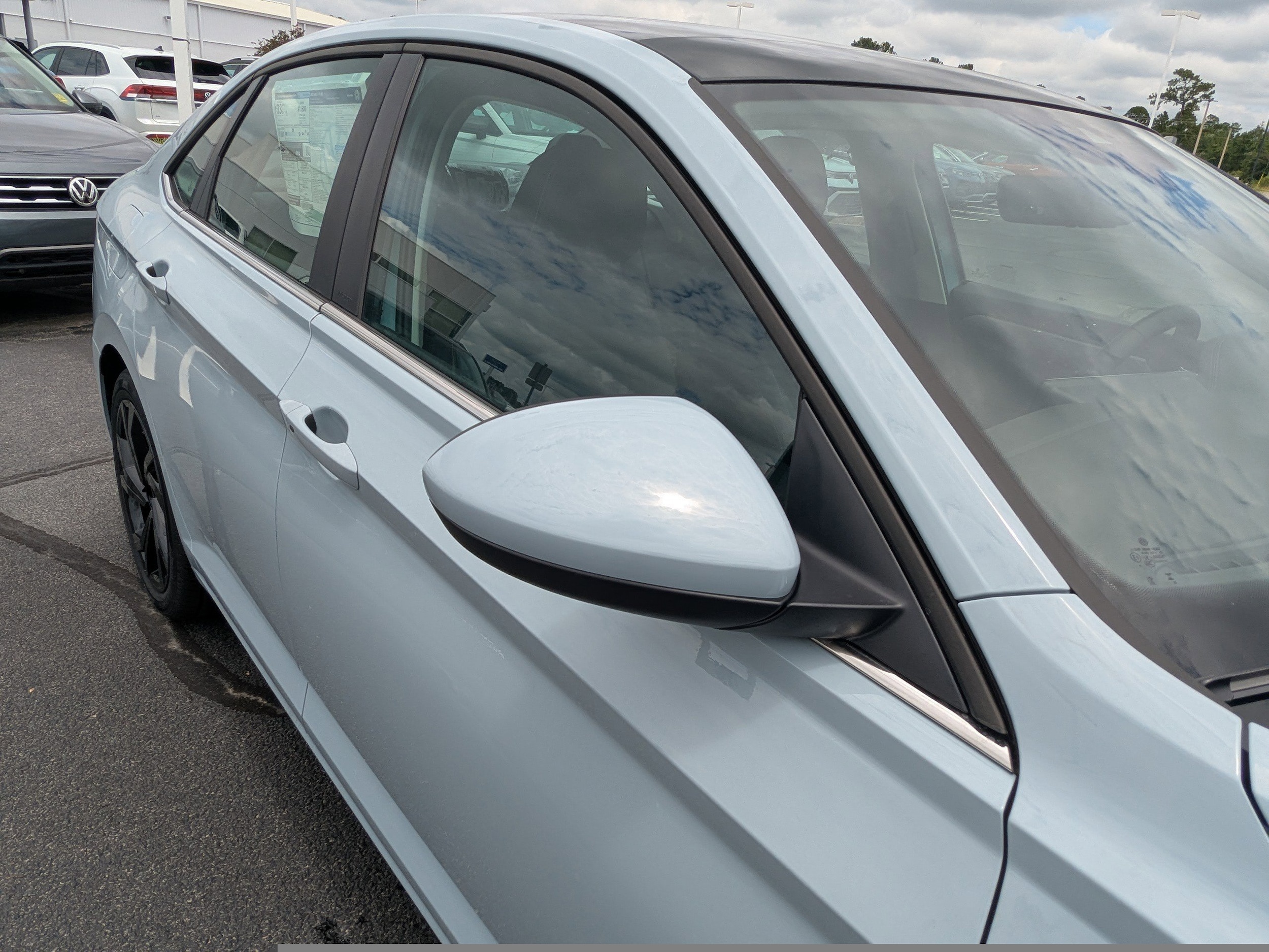 Vehicle image 13 of 34