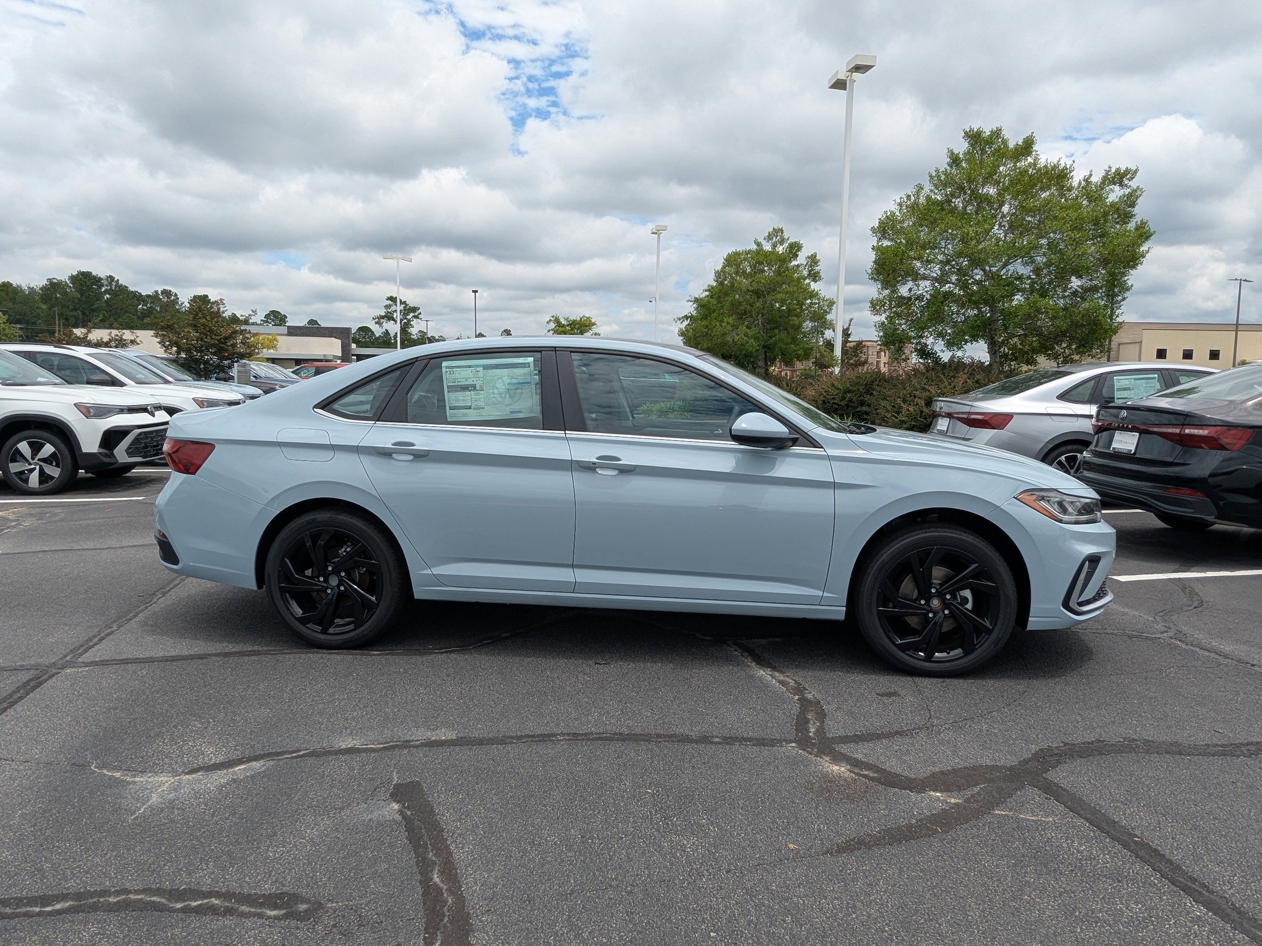 Vehicle image 8 of 34
