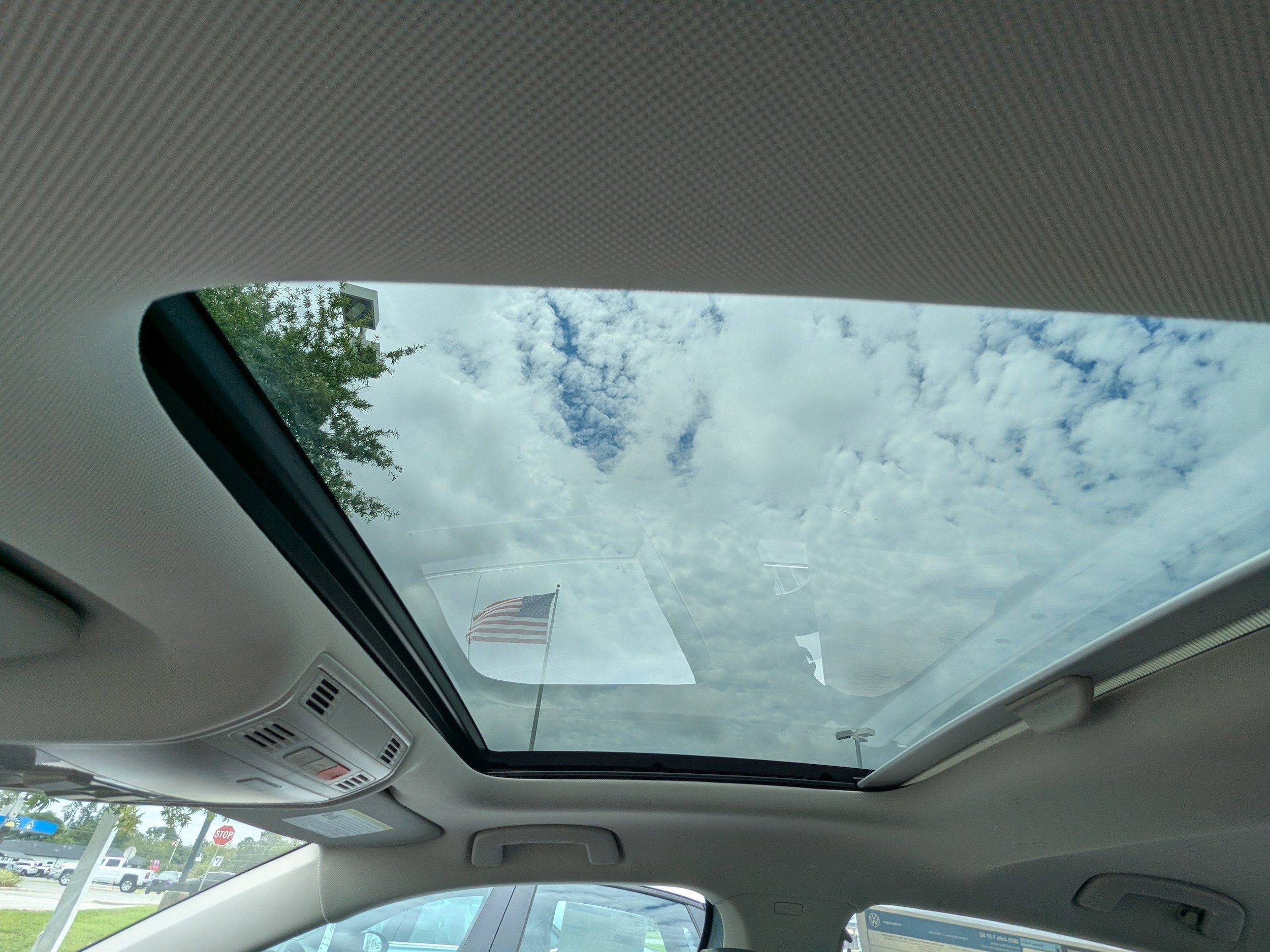 Vehicle image 21 of 34