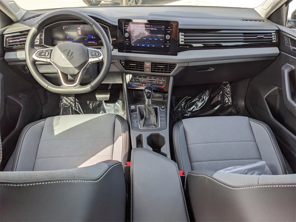 Vehicle image 12 of 29