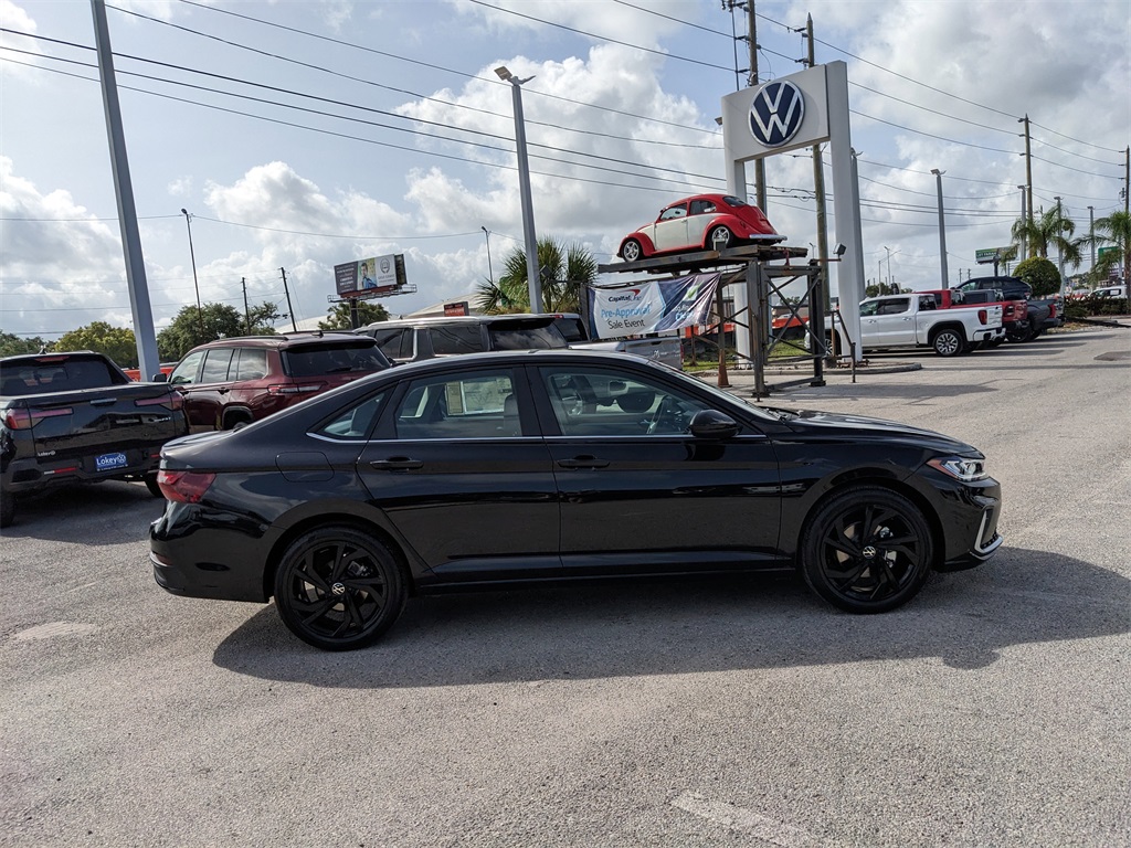 Vehicle image 9 of 29