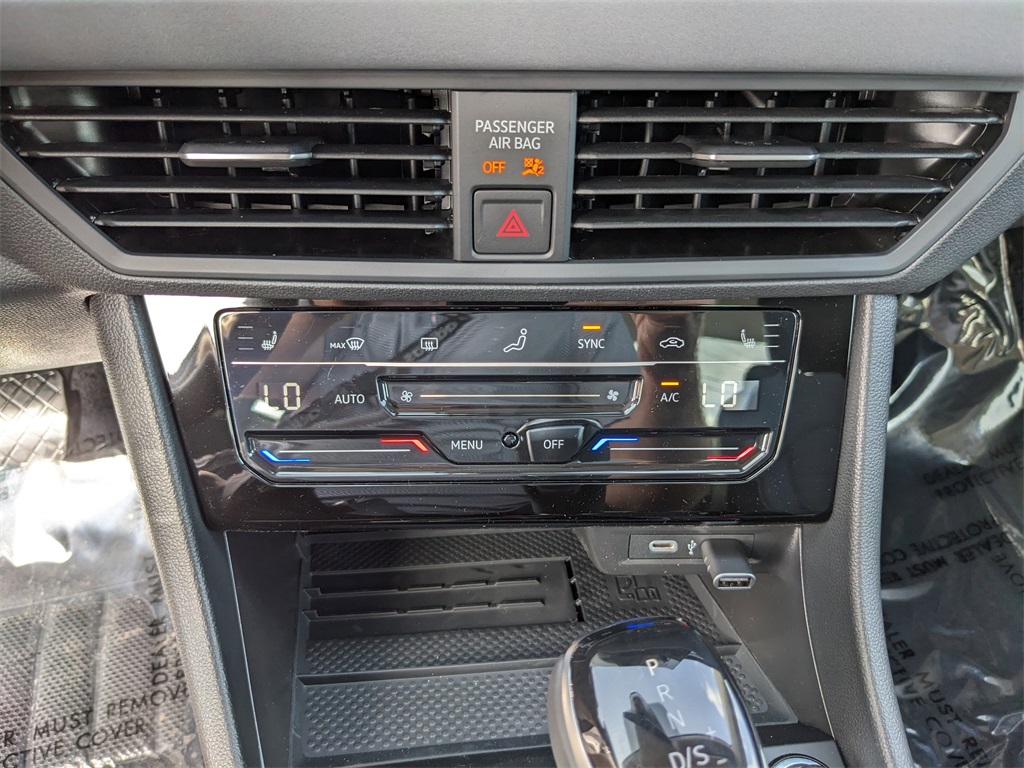 Vehicle image 22 of 29