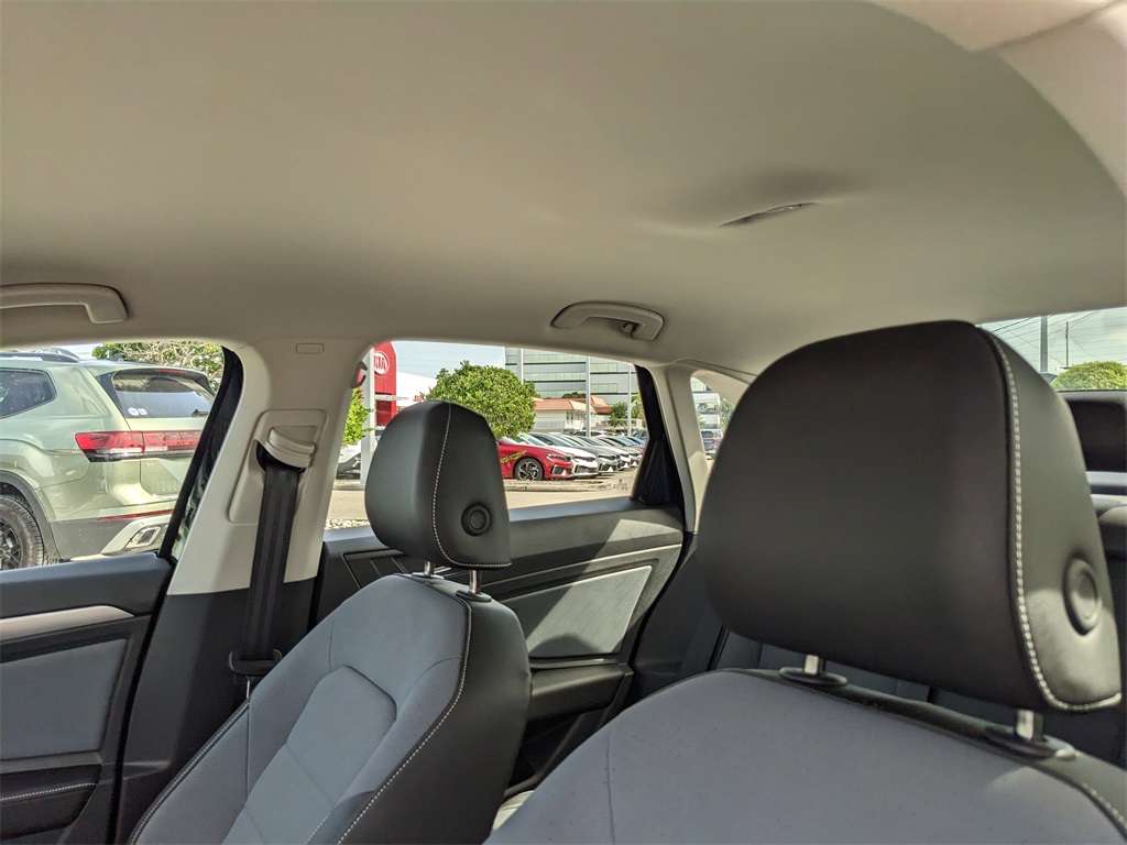 Vehicle image 19 of 29