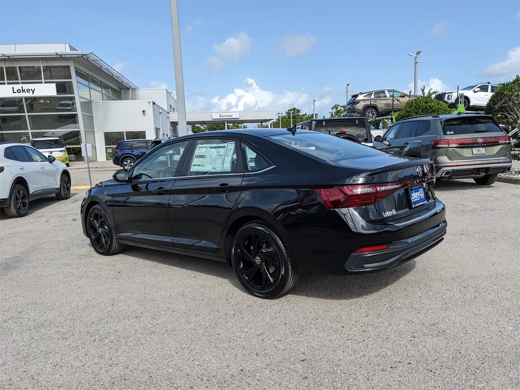 Vehicle image 7 of 29