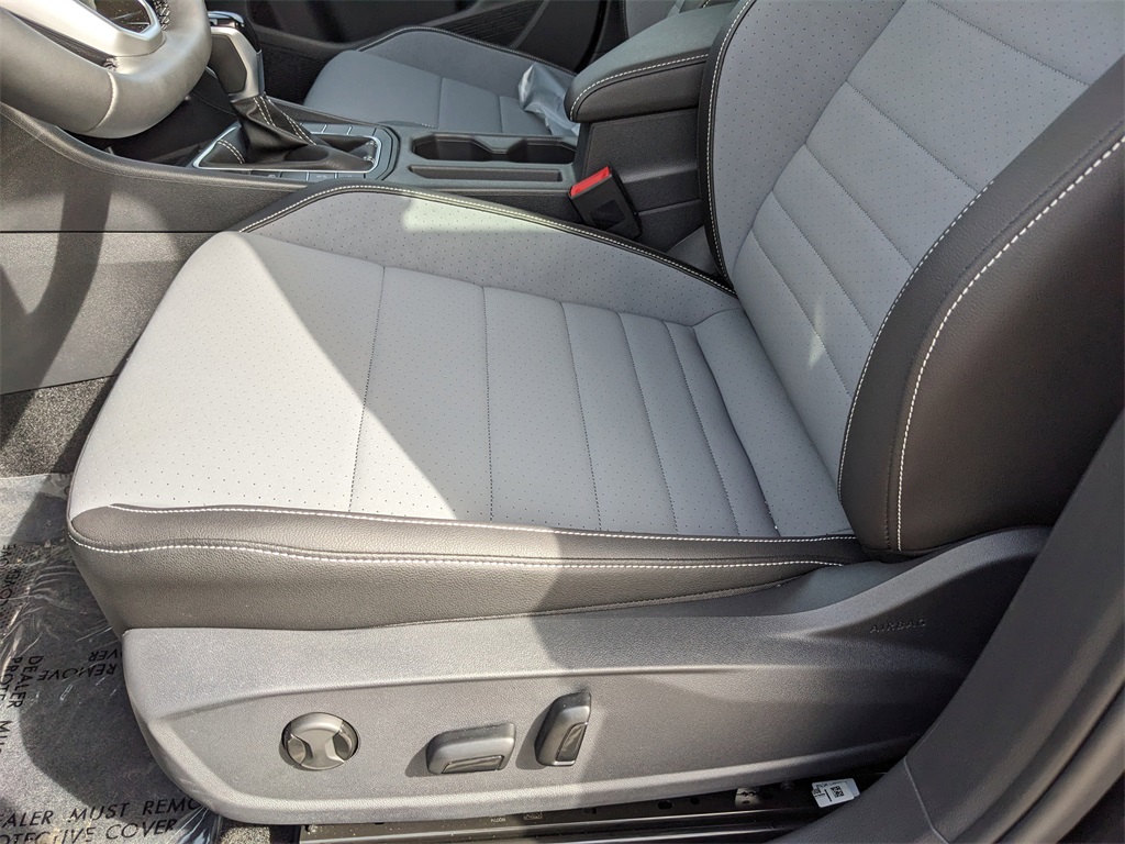 Vehicle image 18 of 29