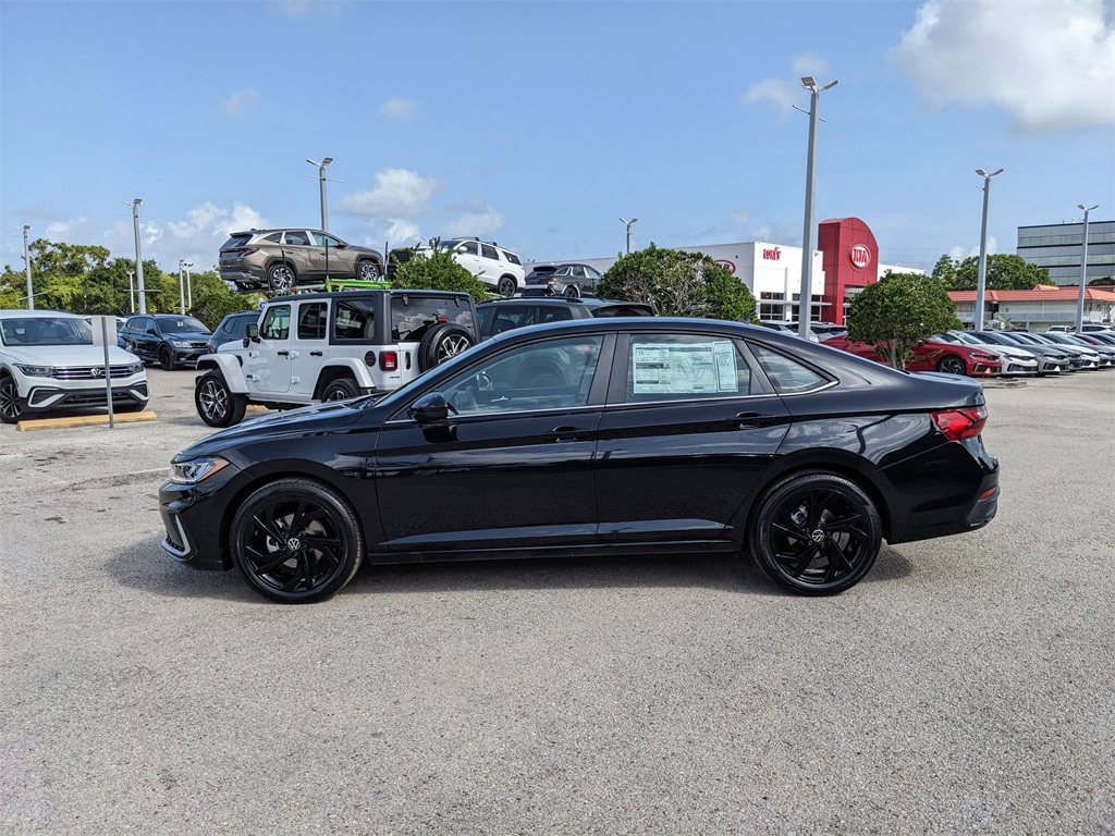 Vehicle image 8 of 29