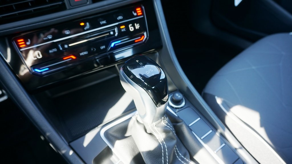 2025 Volkswagen Jetta Sport Image 12 of 16