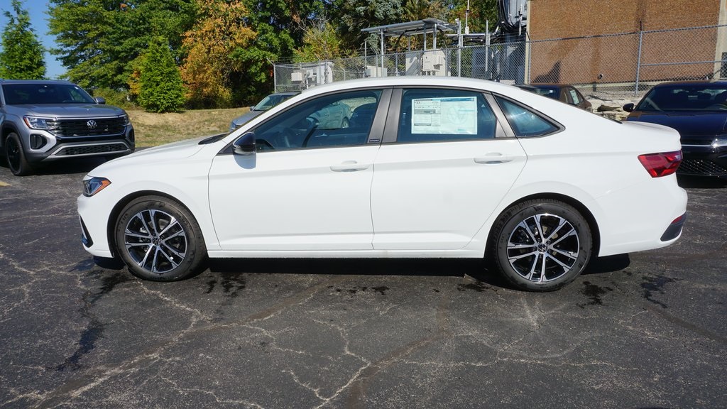 2025 Volkswagen Jetta Sport Image 5 of 16