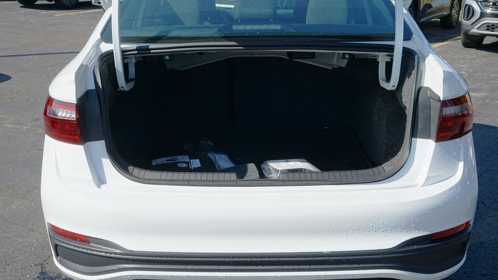 2025 Volkswagen Jetta Sport Image 6 of 16