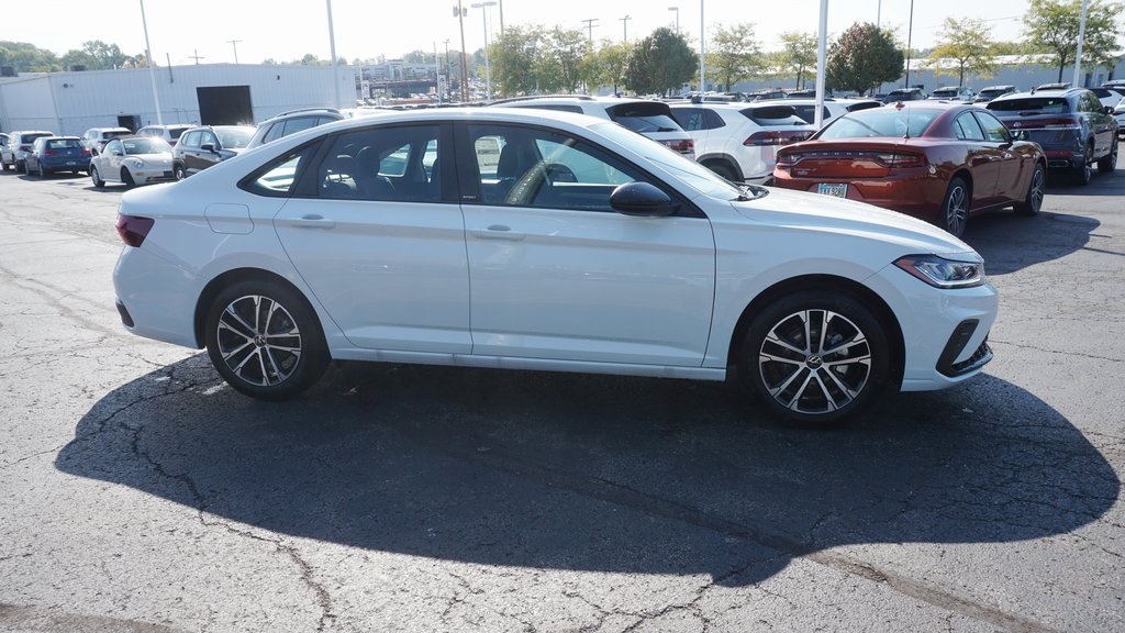 2025 Volkswagen Jetta Sport Image 3 of 16