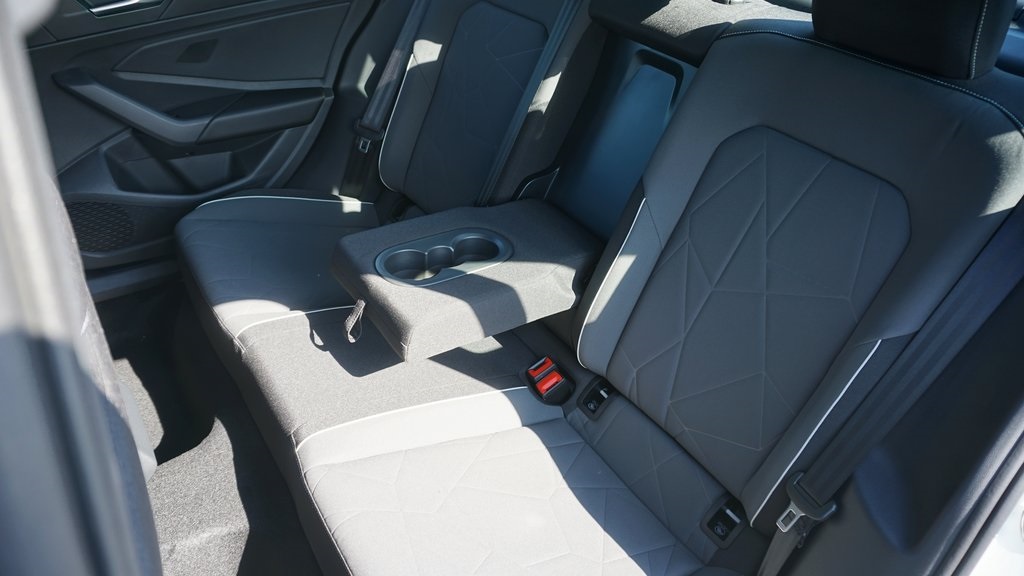 2025 Volkswagen Jetta Sport Image 8 of 16