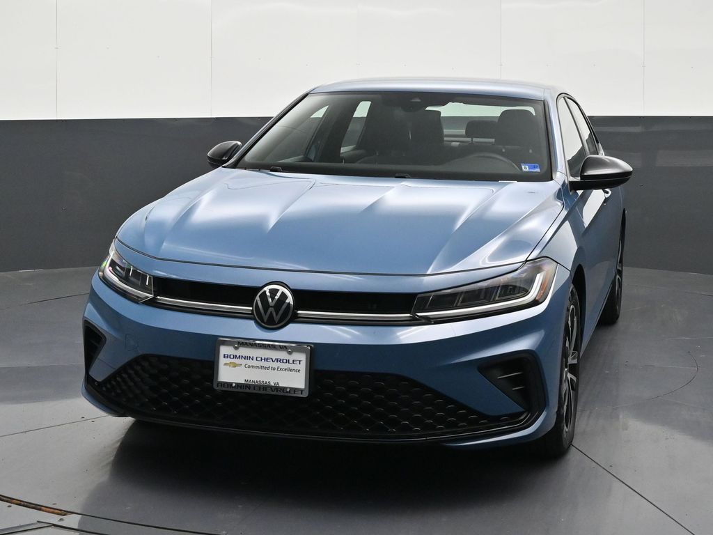 2025 Volkswagen Jetta Sport Image 3 of 43