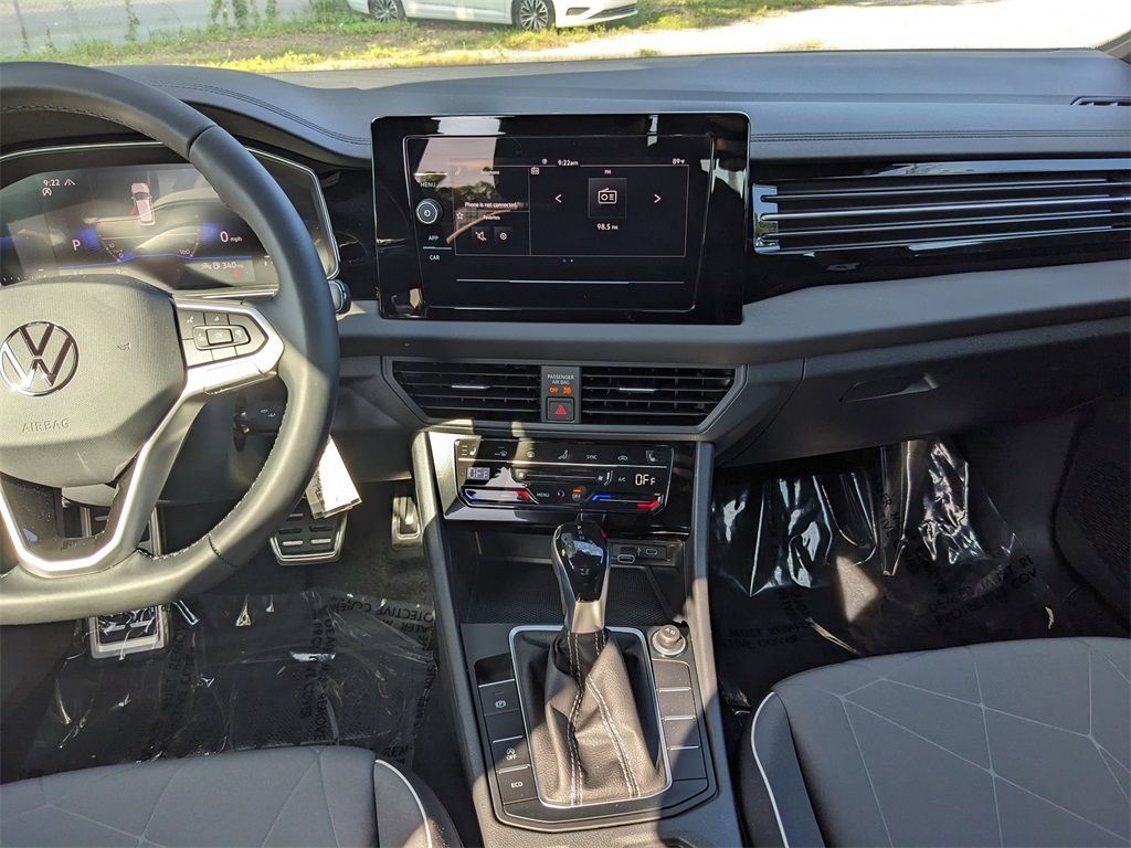 Vehicle image 11 of 27