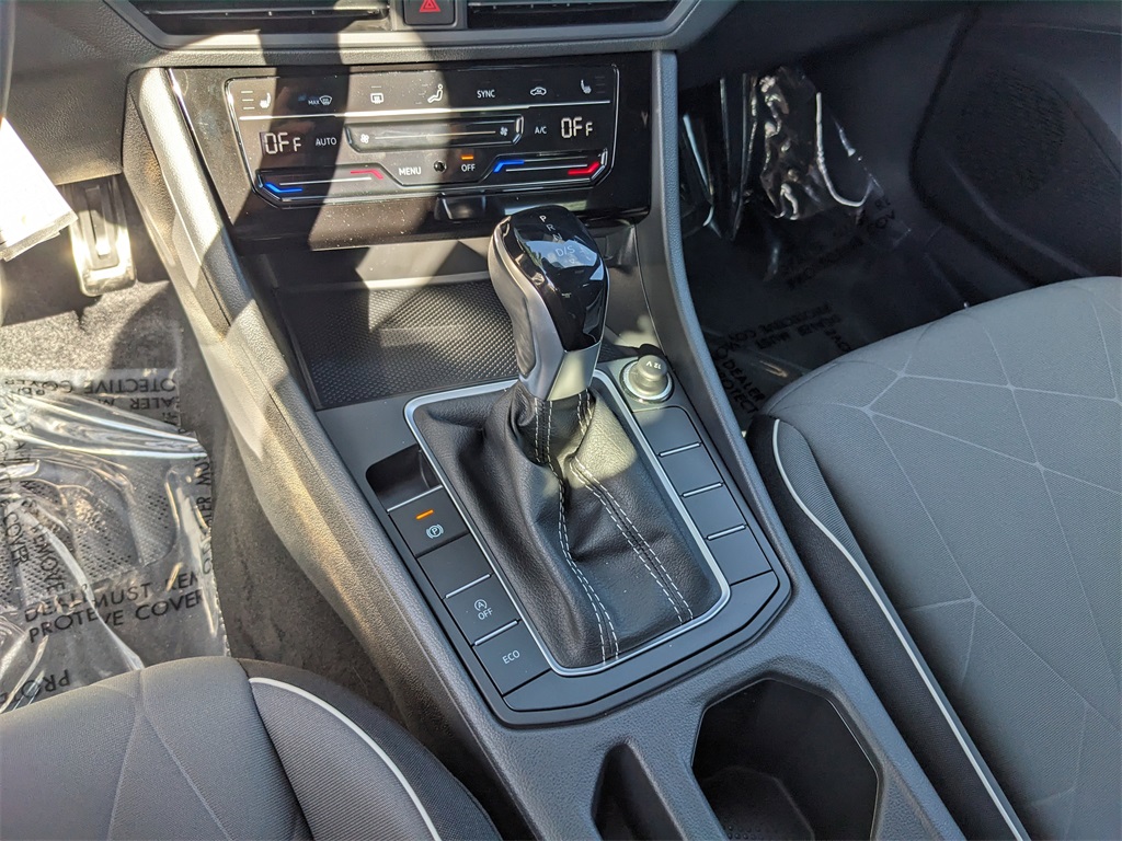 Vehicle image 18 of 27