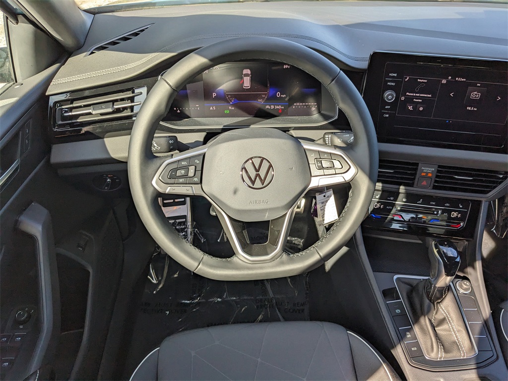 Vehicle image 14 of 27