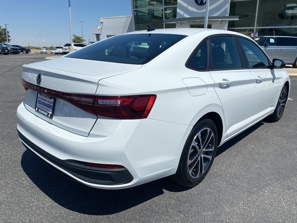 Vehicle image 5 of 31
