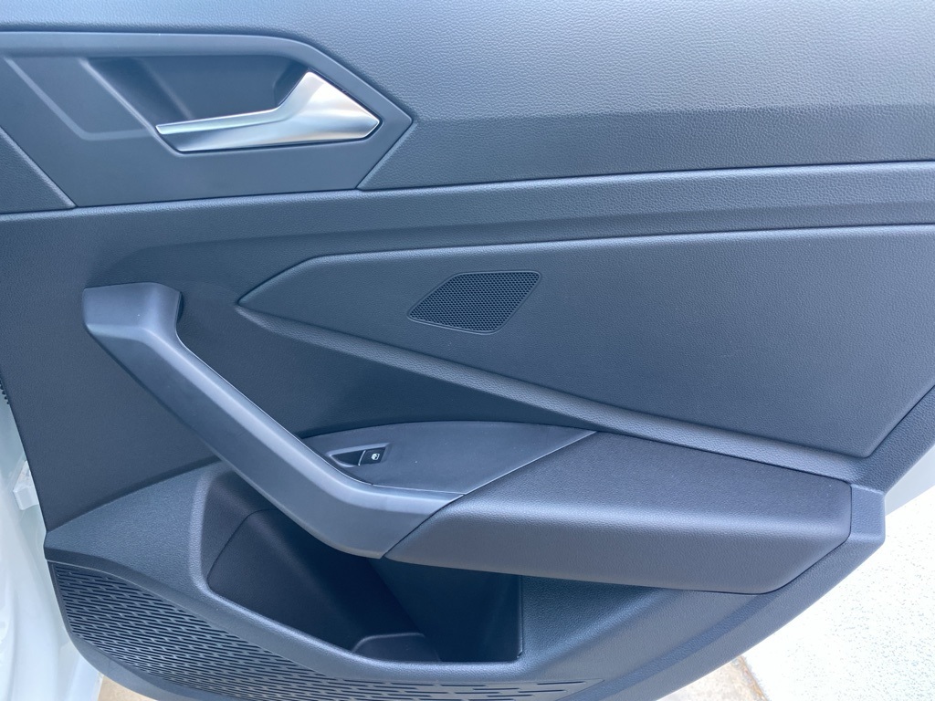 Vehicle image 22 of 31