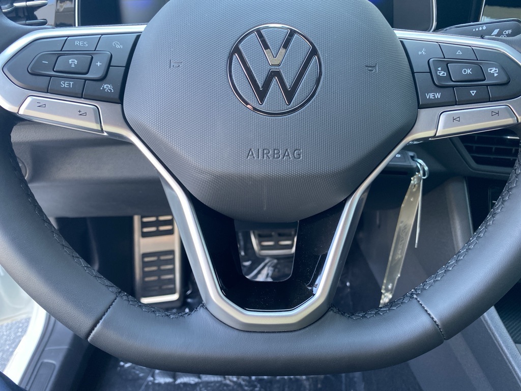 Vehicle image 18 of 31