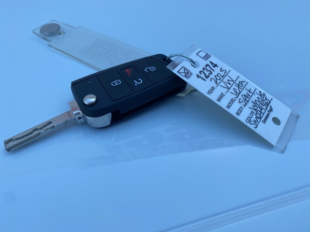 Vehicle image 27 of 31