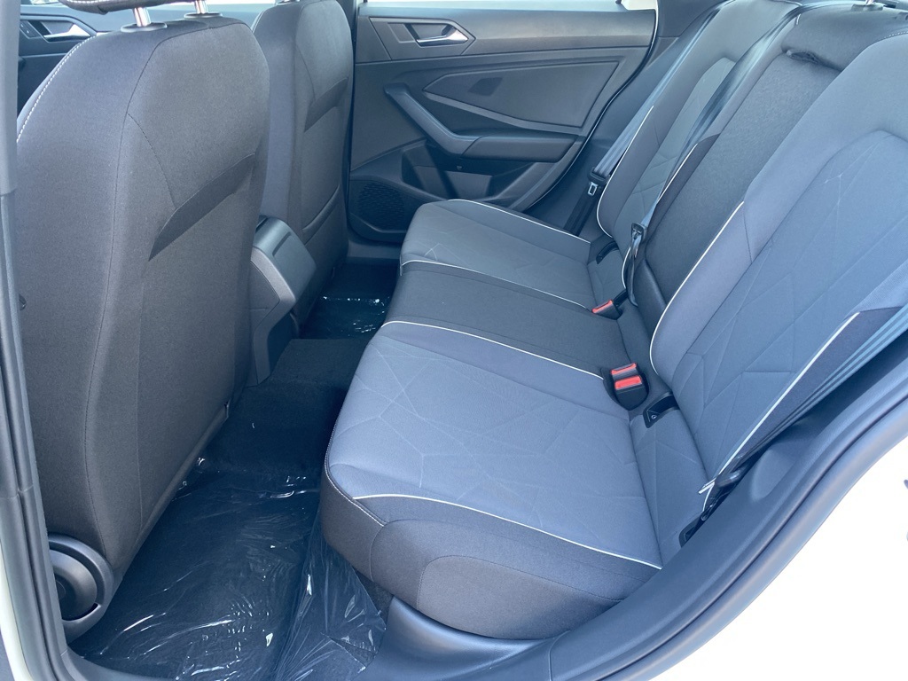 Vehicle image 12 of 31
