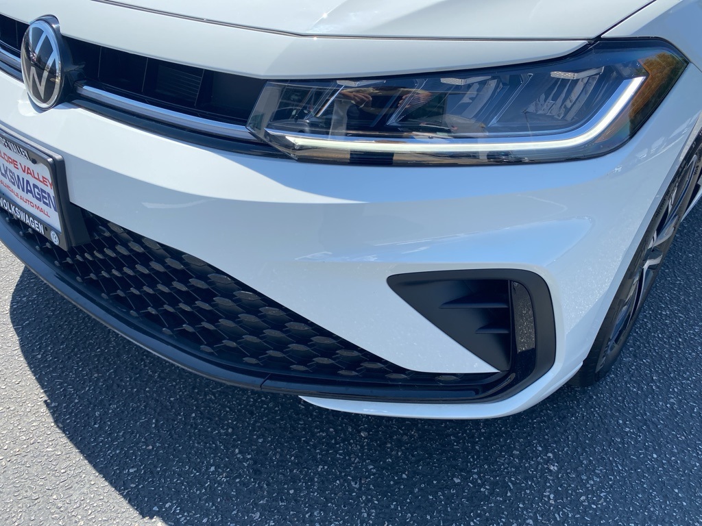 Vehicle image 26 of 31