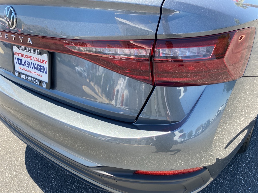 Vehicle image 26 of 31