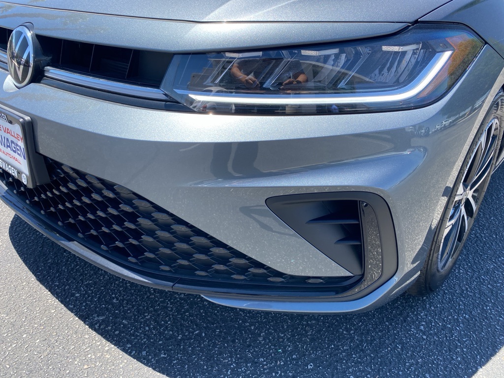 Vehicle image 27 of 31