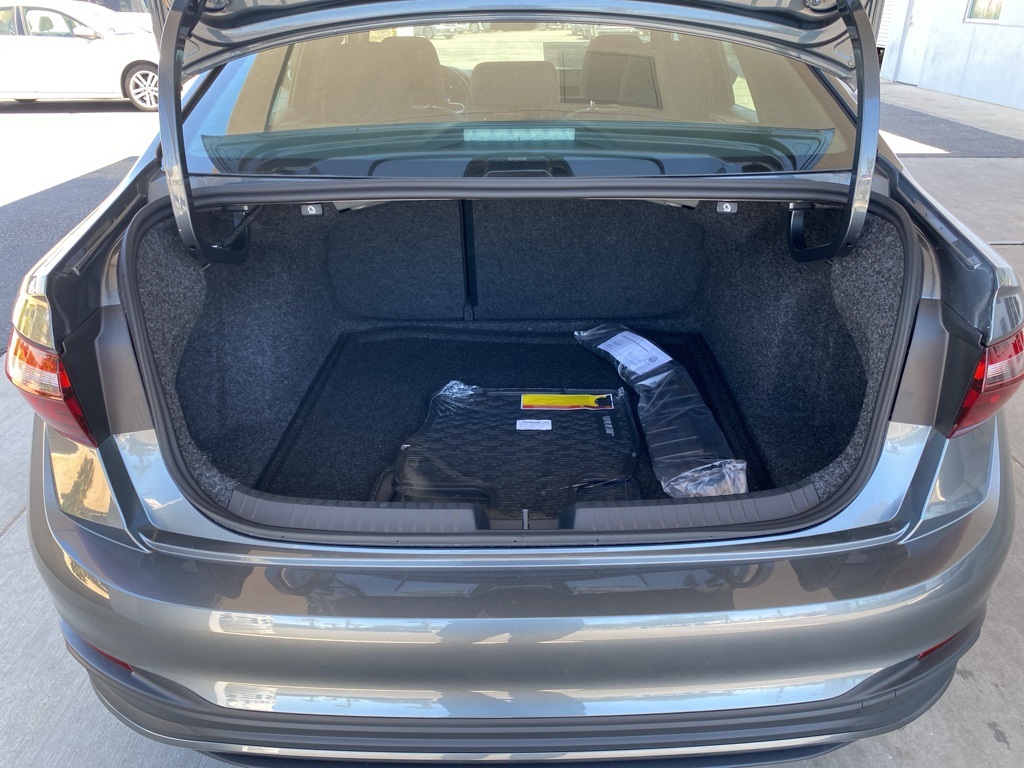 Vehicle image 10 of 31
