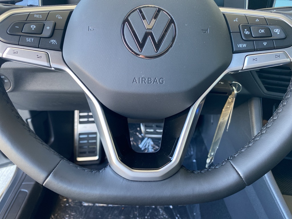 Vehicle image 16 of 31