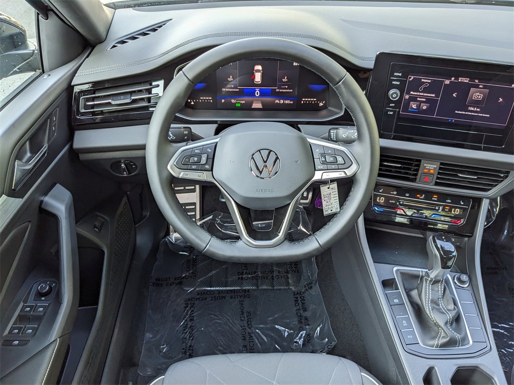Vehicle image 12 of 28