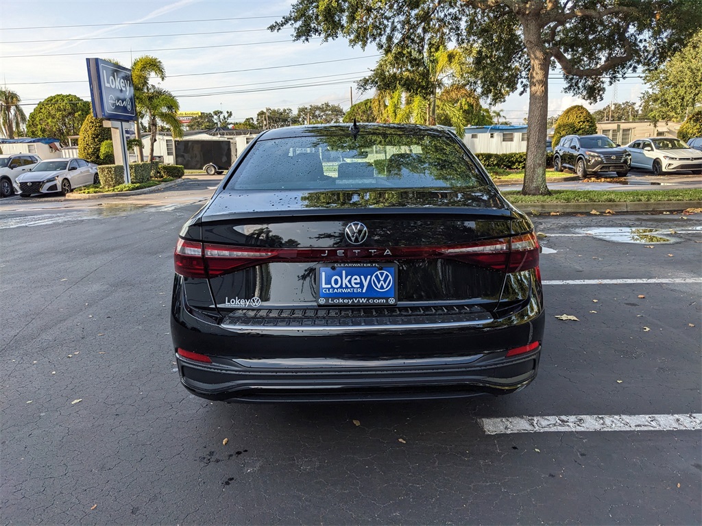Vehicle image 22 of 28