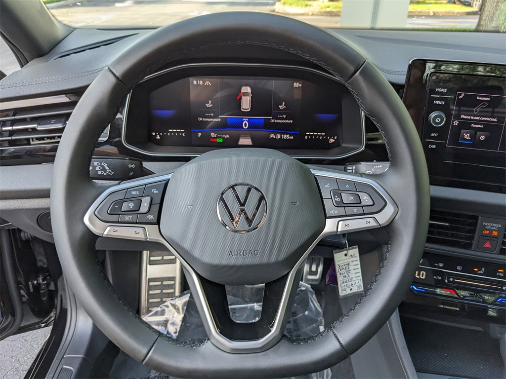 Vehicle image 15 of 28