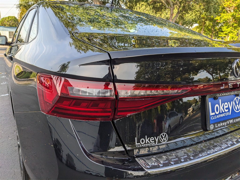 Vehicle image 28 of 28